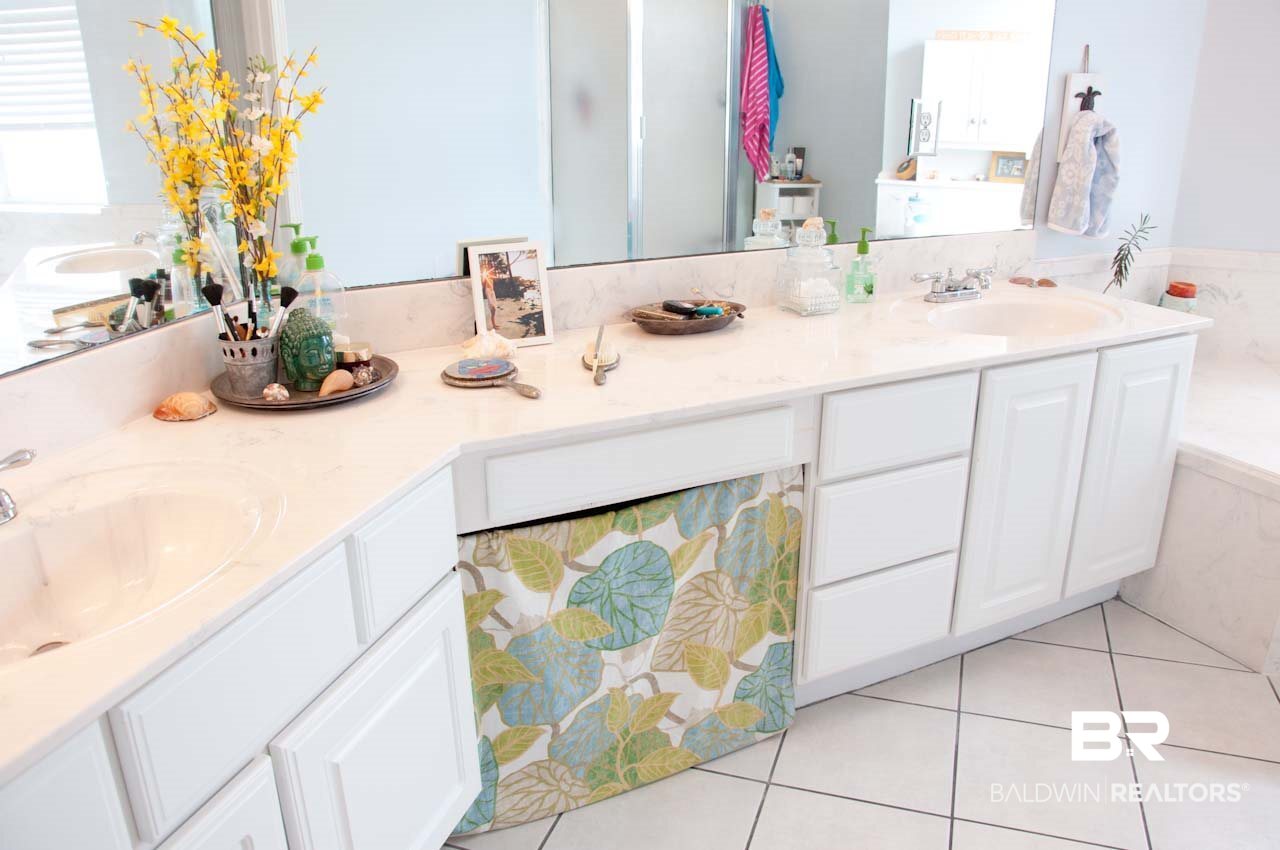 27152 Marina Road, Unit B Orange Beach, AL 36561 - Photo 22 of 37 Large Master Bath
