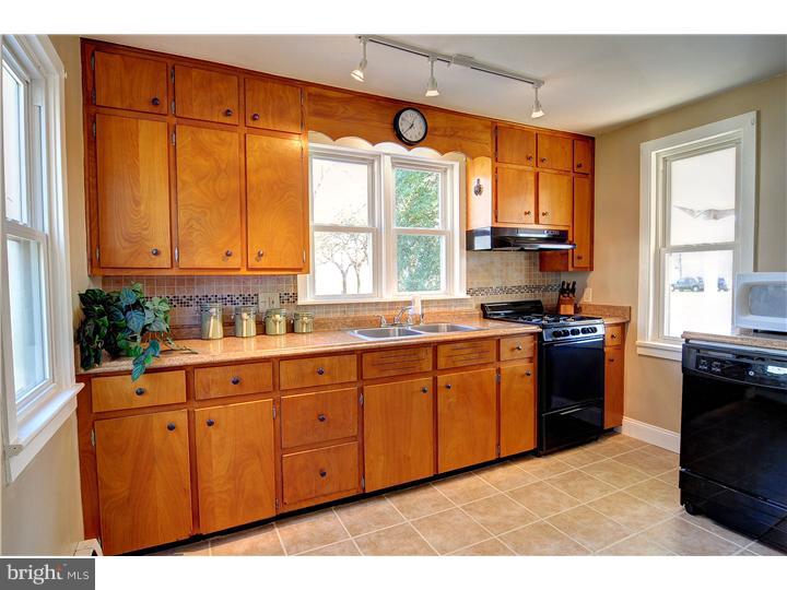 1397 Monmouth Road Mount Holly, NJ 08060 - Photo 5 of 12