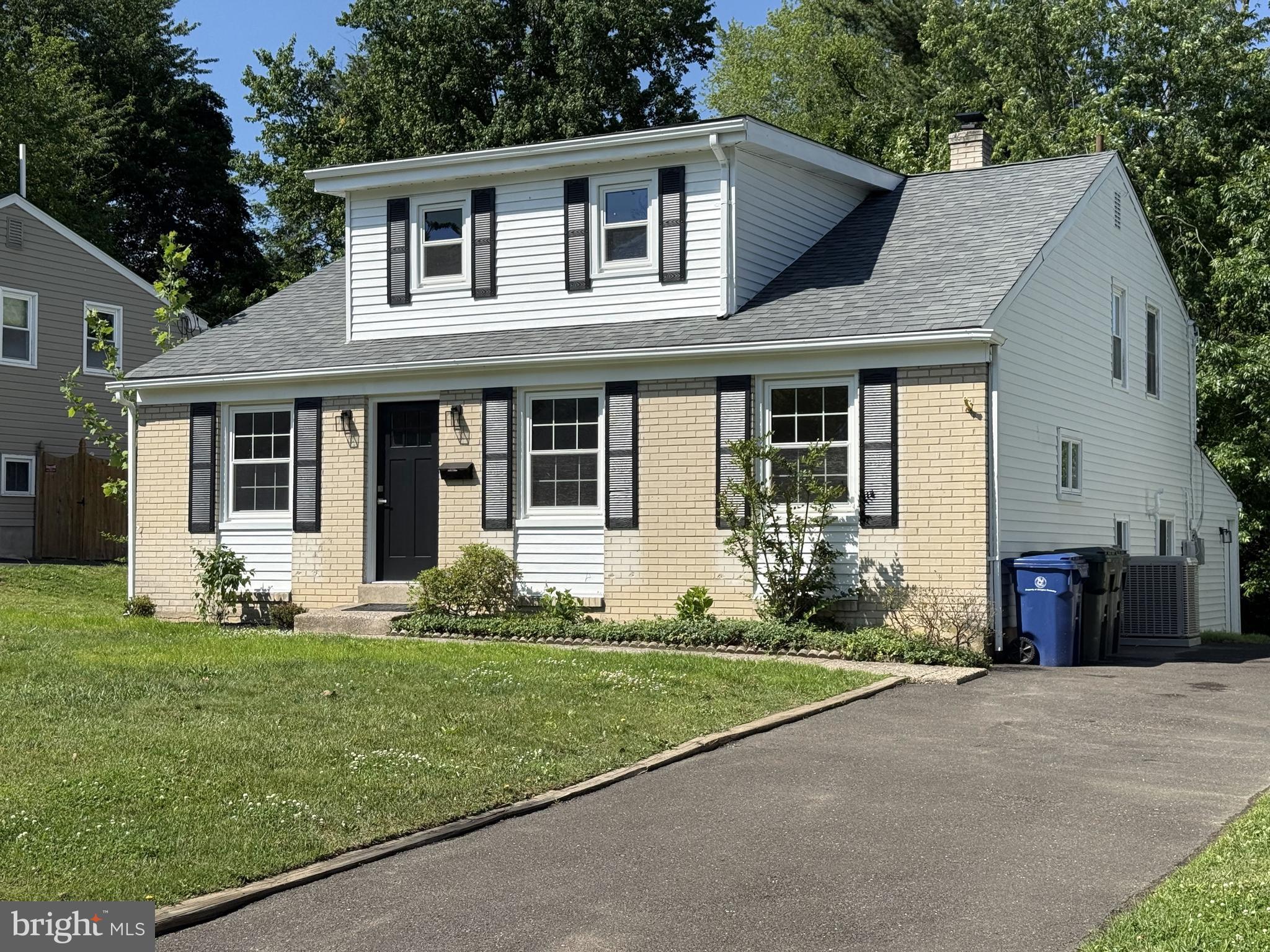 2921 Senak Road Abington, PA 19001 - Photo 1 of 68