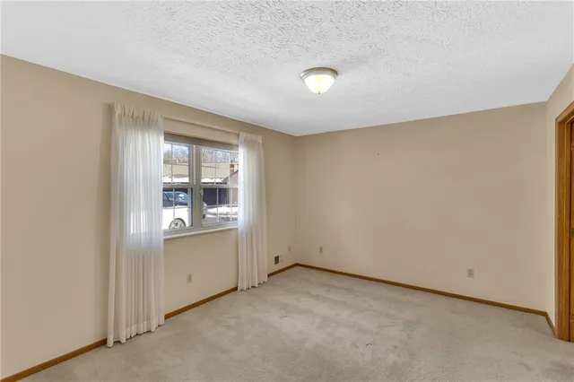 $259,900 | 153 Cambridge Drive, Harwick, PA 15049