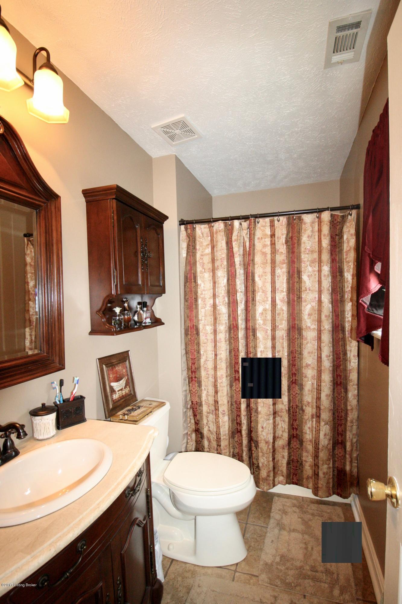 205 Rolling Ridge Way Simpsonville, KY 40067 - Photo 14 of 20 master bath