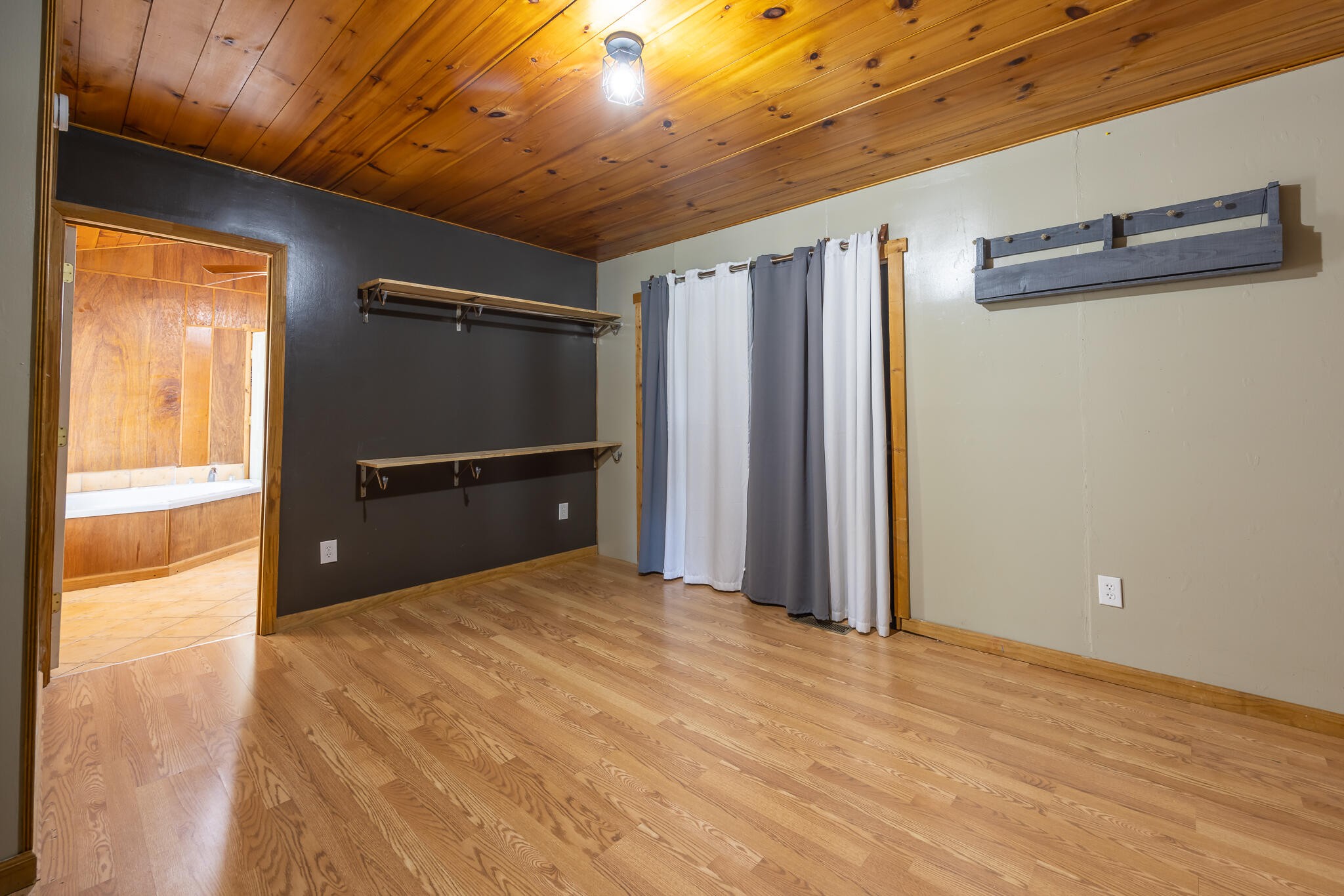 146 County Road 677 Riceville, TN 37370 - Photo 18 of 32 a view of an empty room