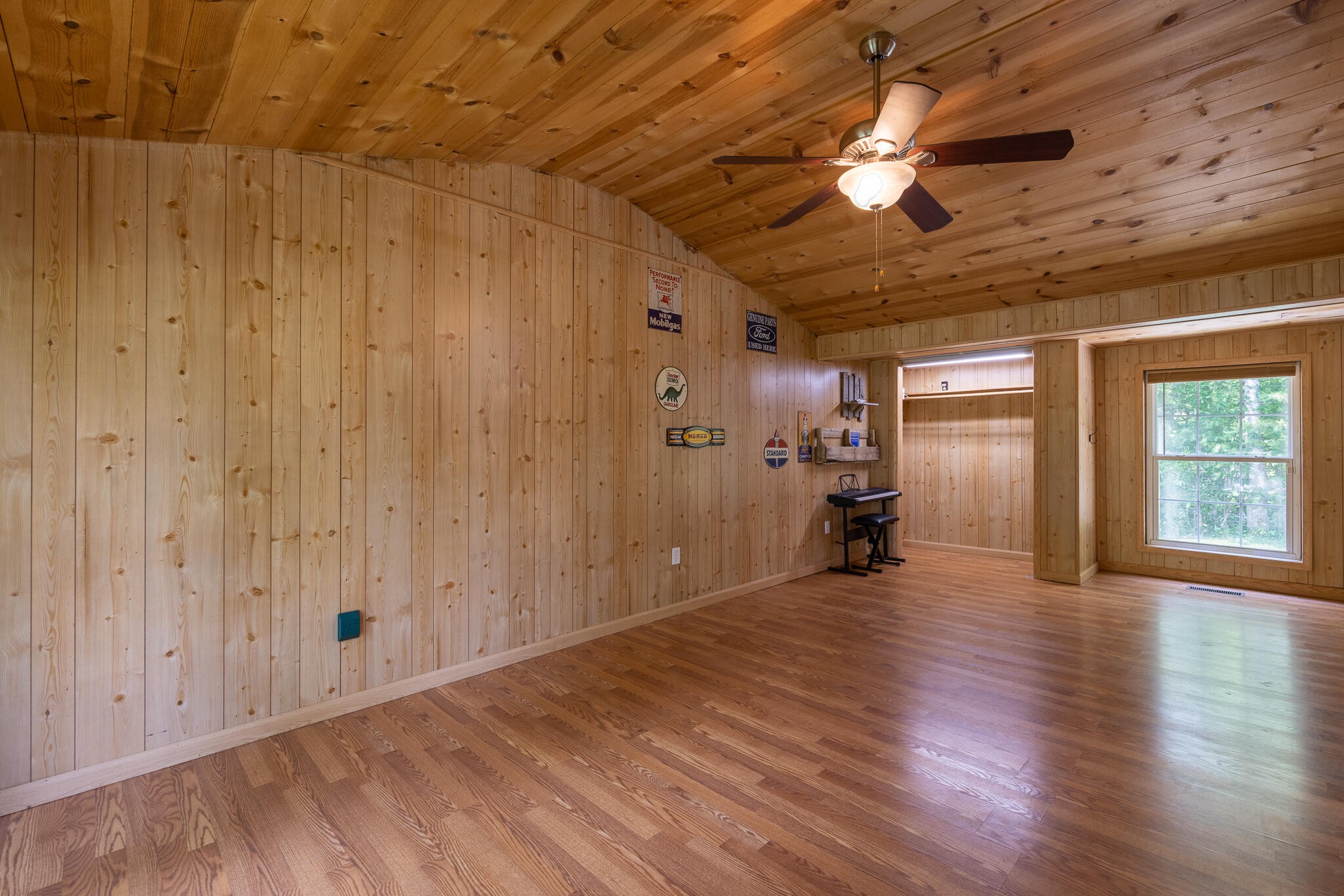 146 County Road 677 Riceville, TN 37370 - Photo 24 of 32 a view of empty room with wooden floor and fan