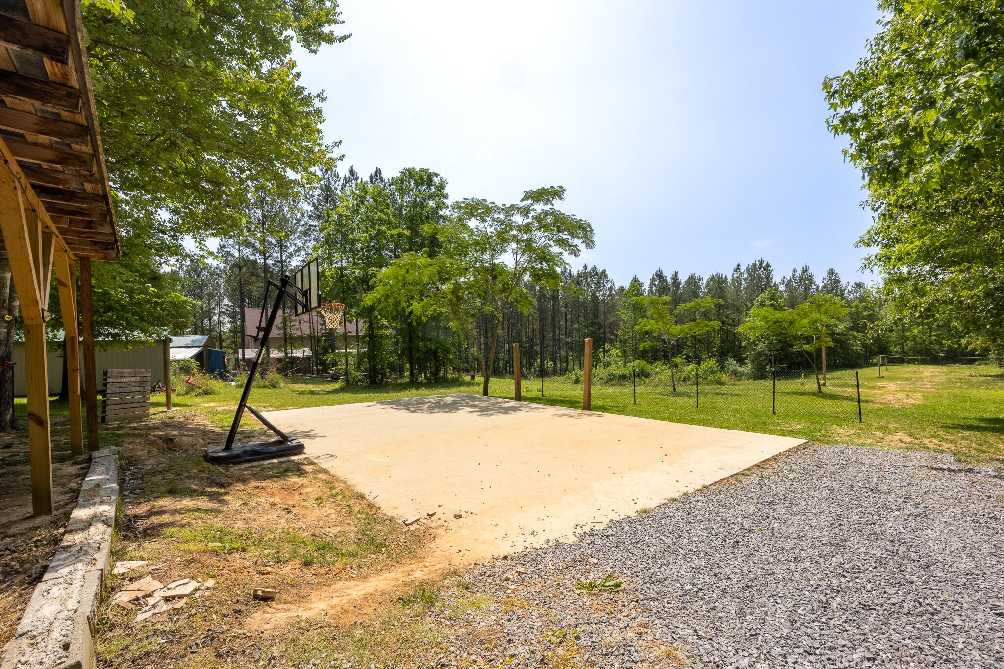 146 County Road 677 Riceville, TN 37370 - Photo 31 of 32 a park with large trees