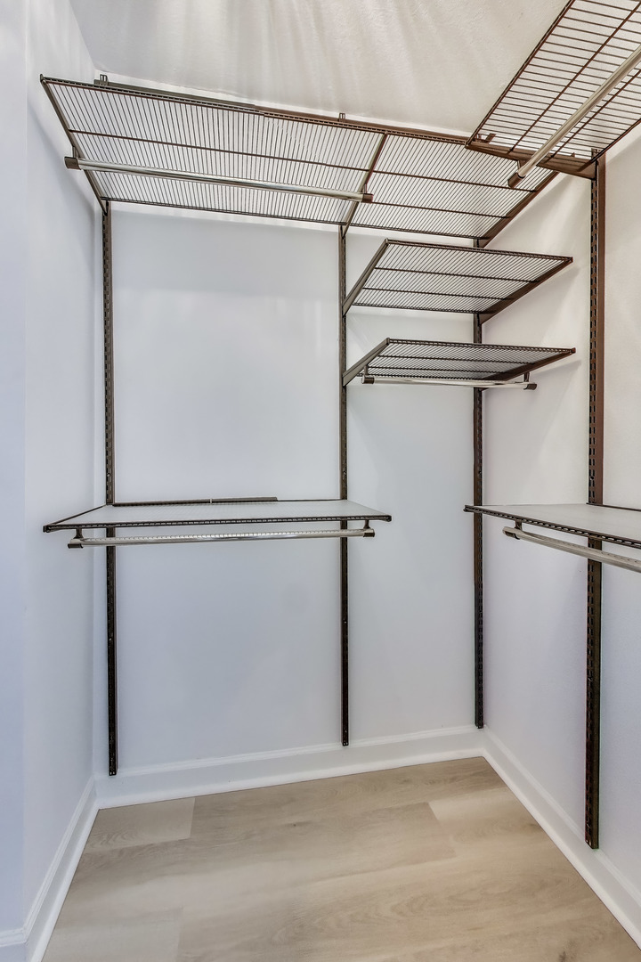 5 East 14th Place, Unit 1405 Chicago, IL 60605 - Photo 17 of 33