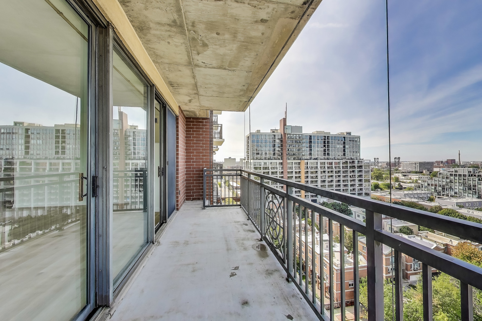 5 East 14th Place, Unit 1405 Chicago, IL 60605 - Photo 23 of 33 a view of city from a balcony