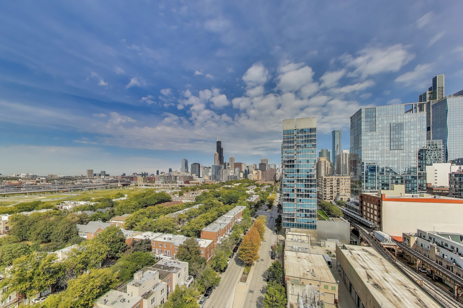 5 East 14th Place, Unit 1405 Chicago, IL 60605 - Photo 24 of 33