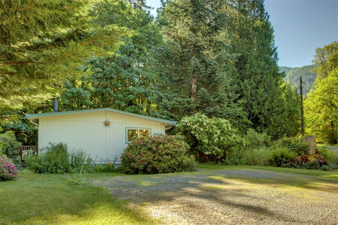 46025 Southeast Edgewick Road North Bend, WA 98045 - Photo 2 of 25