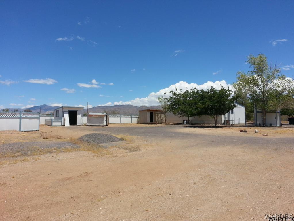 3577 Ajo Road Golden Valley, AZ 86413 - Photo 3 of 16 Backyard