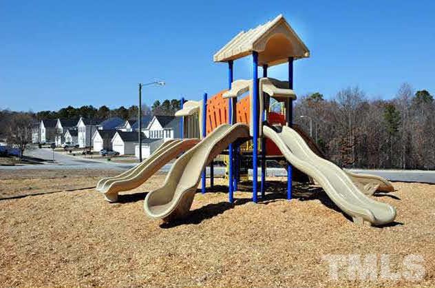 4418 Cardinal Grove Boulevard Raleigh, NC 27616 - Photo 20 of 23