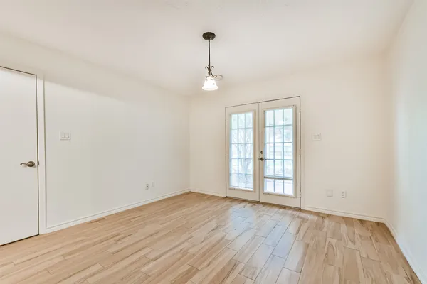 $3,000 | 807 Stadium Circle, Friendswood, TX 77546