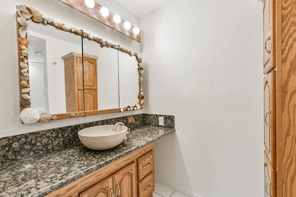 $3,000 | 807 Stadium Circle, Friendswood, TX 77546