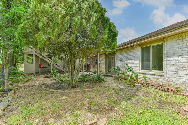 $3,000 | 807 Stadium Circle, Friendswood, TX 77546