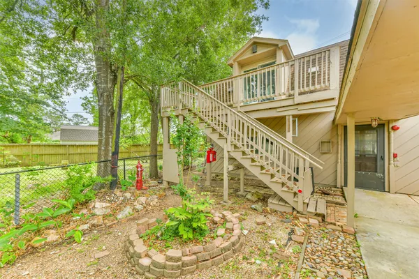 $3,000 | 807 Stadium Circle, Friendswood, TX 77546