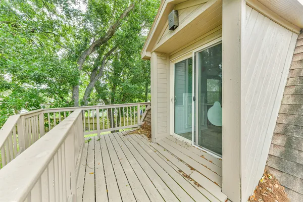 $3,000 | 807 Stadium Circle, Friendswood, TX 77546