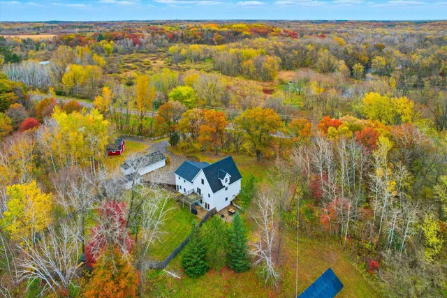 $530,000 | 33814 Walbo Drive, Cambridge, MN 55008