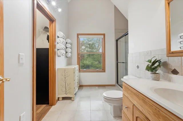 $530,000 | 33814 Walbo Drive, Cambridge, MN 55008