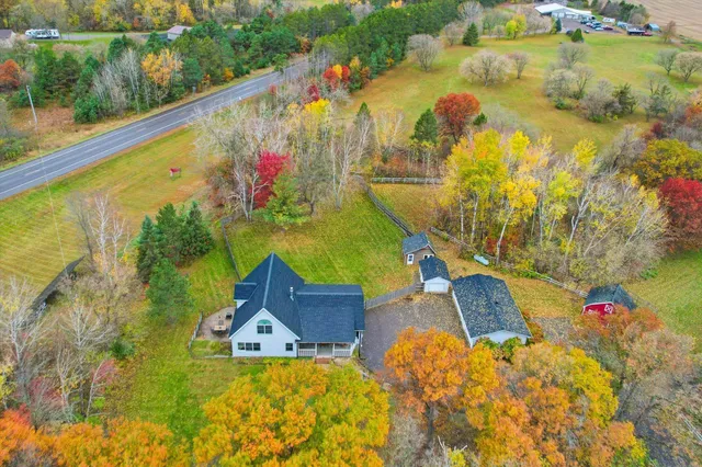 $530,000 | 33814 Walbo Drive, Cambridge, MN 55008