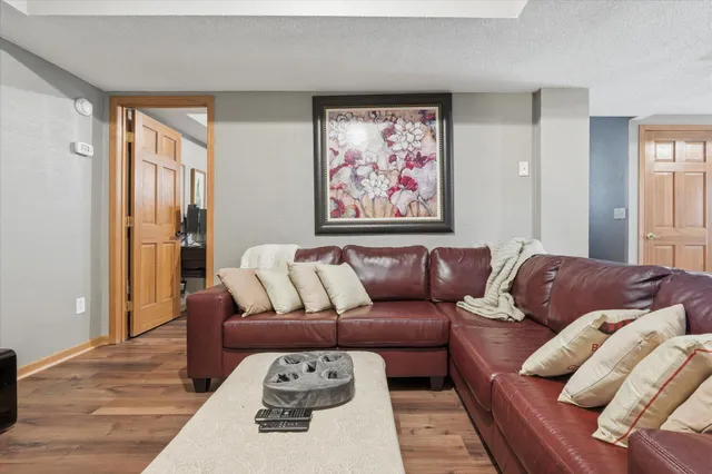 $530,000 | 33814 Walbo Drive, Cambridge, MN 55008