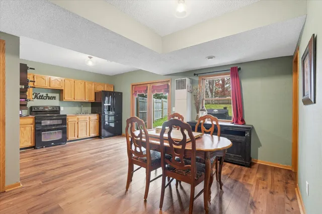 $530,000 | 33814 Walbo Drive, Cambridge, MN 55008