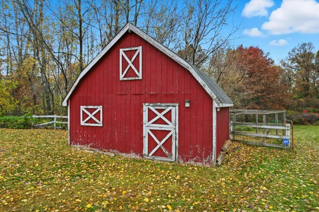 $530,000 | 33814 Walbo Drive, Cambridge, MN 55008