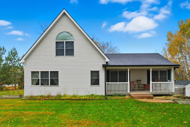 $530,000 | 33814 Walbo Drive, Cambridge, MN 55008