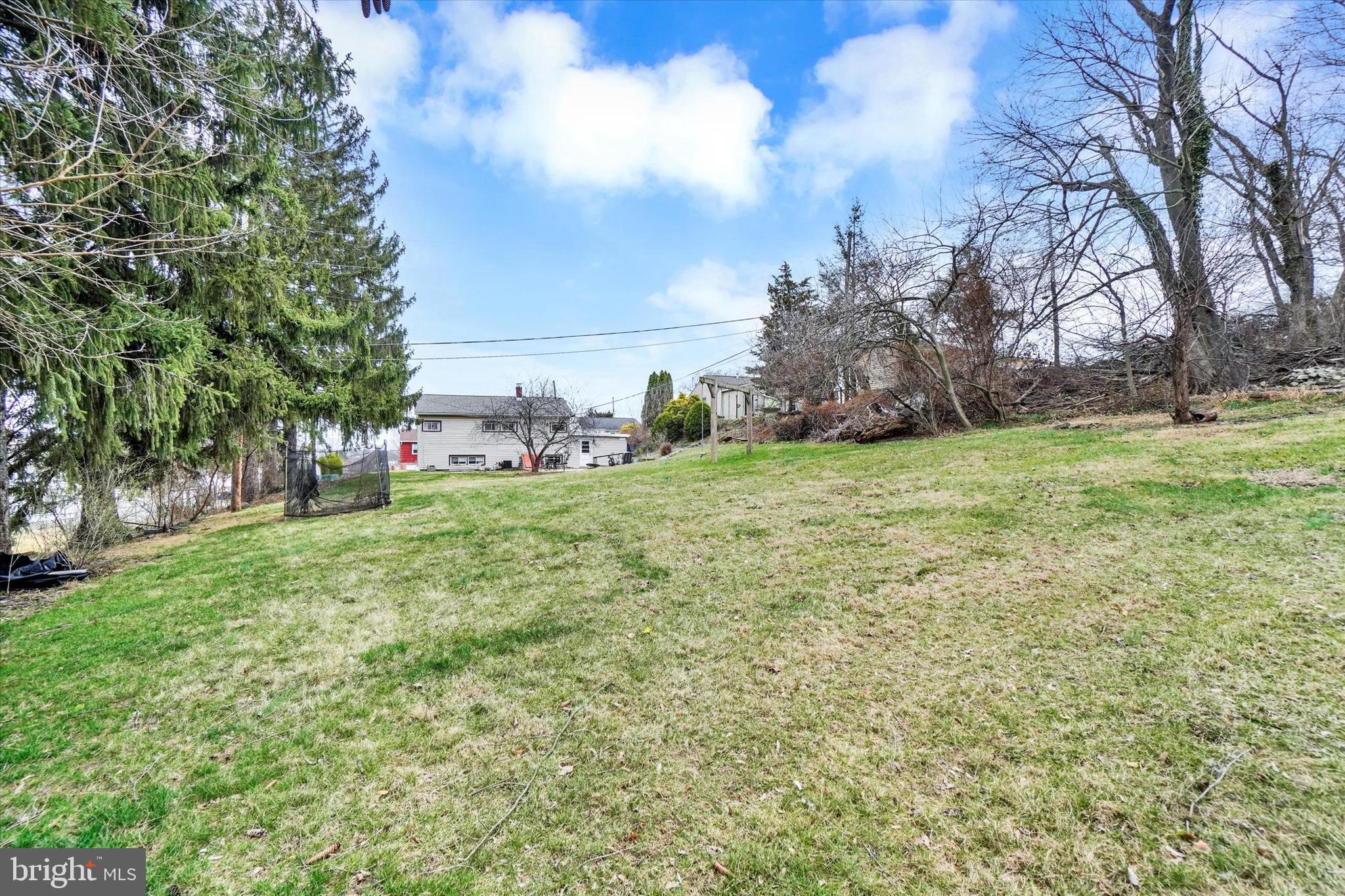 310 Herman Street York, PA 17404 - Photo 28 of 31 Open field to create your family fun
