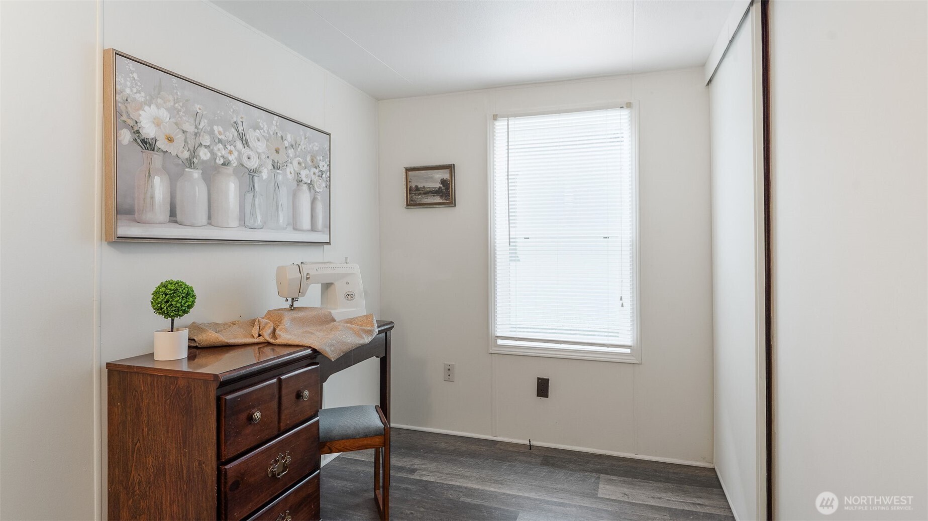 11622 Silver Lake Road, Unit 20B Everett, WA 98208 - Photo 15 of 38 a room with a window and furniture