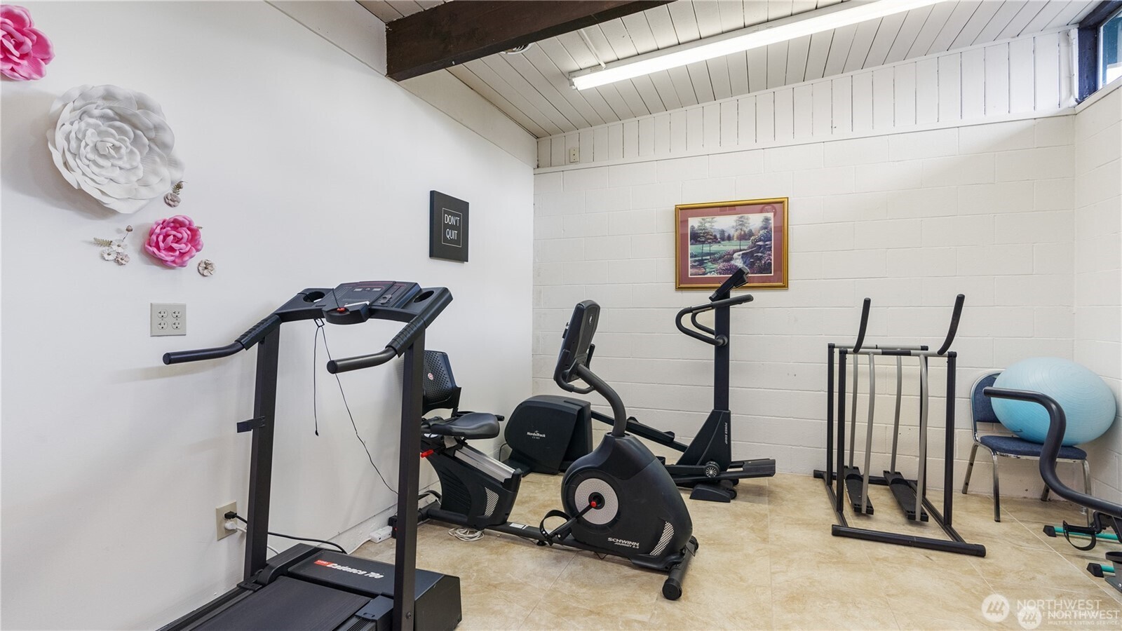 11622 Silver Lake Road, Unit 20B Everett, WA 98208 - Photo 33 of 38 a view of a room with gym equipment