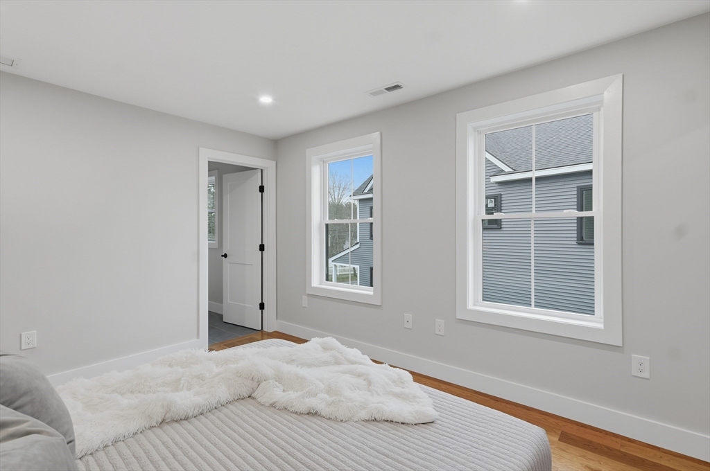 124 Green Street Stoneham, MA 02180 - Photo 22 of 37