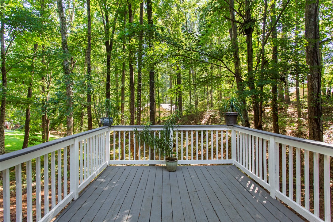 426 South Cove Road Seneca, SC 29672 - Photo 28 of 39 Lower Level Deck.