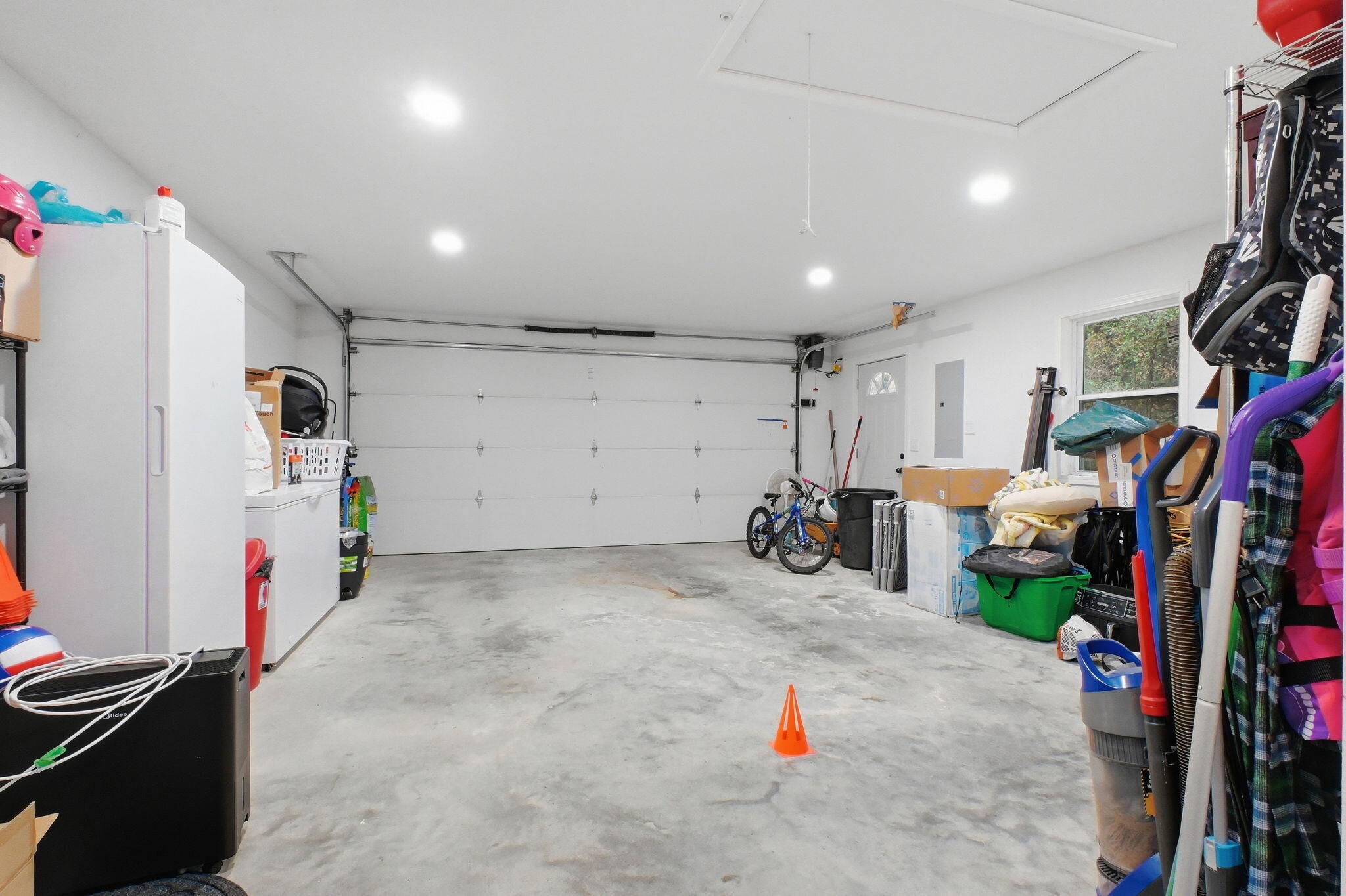 1450 East 340th Road Bolivar, MO 65613 - Photo 39 of 55 Inside garage