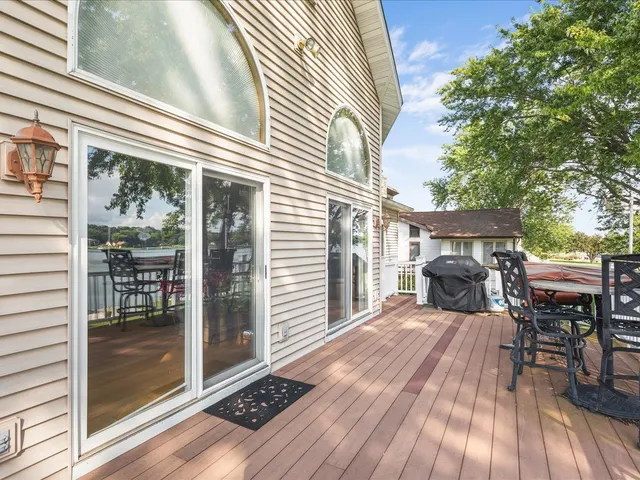 $749,900 | 870 Breckenboro Road, Lake Summerset, IL 61019