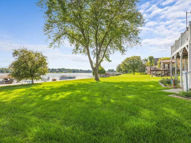 $749,900 | 870 Breckenboro Road, Lake Summerset, IL 61019