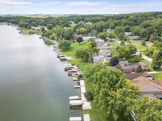 $749,900 | 870 Breckenboro Road, Lake Summerset, IL 61019