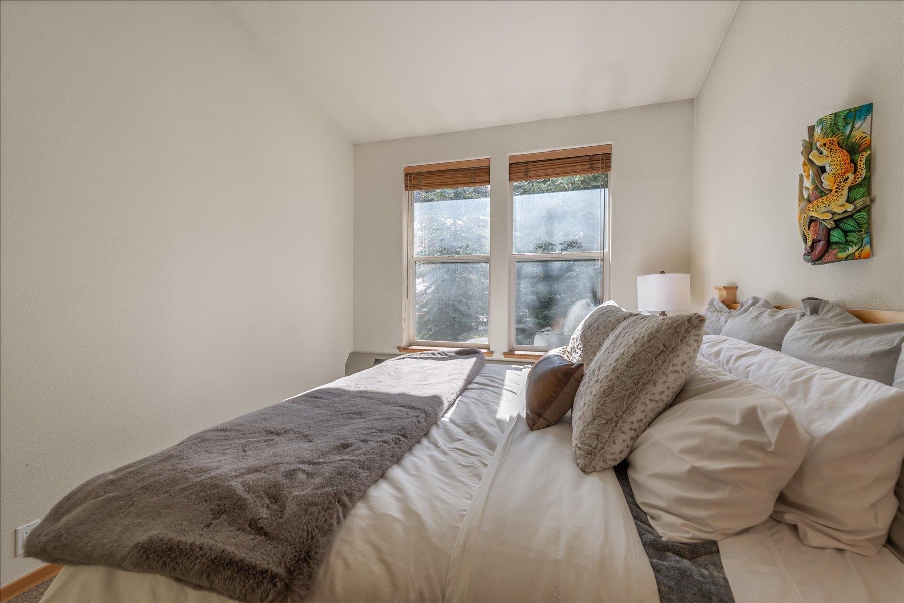 201 Shirley Cyn Road, Unit 812 Olympic Valley, CA 96146 - Photo 9 of 28