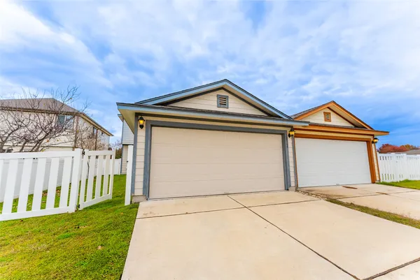 $1,900 | 18509 Mammoth Cave Boulevard, Pflugerville, TX 78660