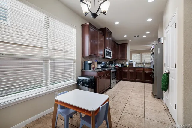 $2,600 | 213 Dove Run, Cibolo, TX 78108