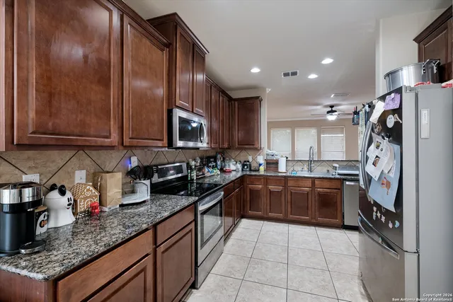 $2,600 | 213 Dove Run, Cibolo, TX 78108