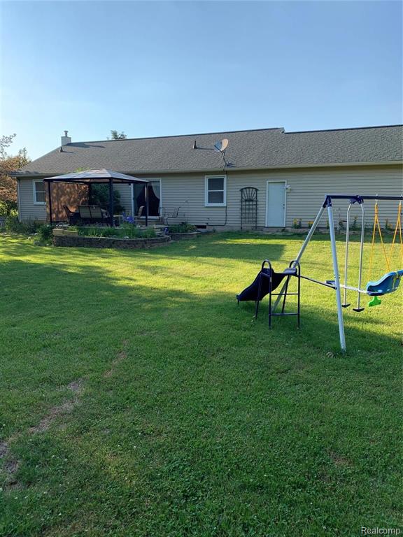 8912 McColl Road Brighton, MI 48116 - Photo 3 of 17