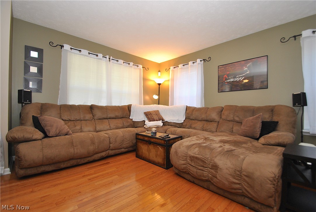 18100 Landseer Road Cleveland, OH 44119 - Photo 5 of 25 Gallery Image 5