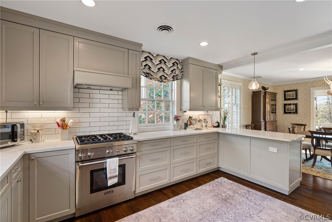 6161 River Road, Unit 27 Richmond, VA 23226 - Photo 9 of 26 a kitchen with stainless steel appliances granite countertop a stove and a sink