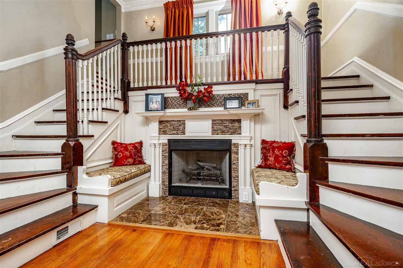 954 Barrington Road Grosse Pointe, MI 48230 - Photo 5 of 44 50026672-4.JPG