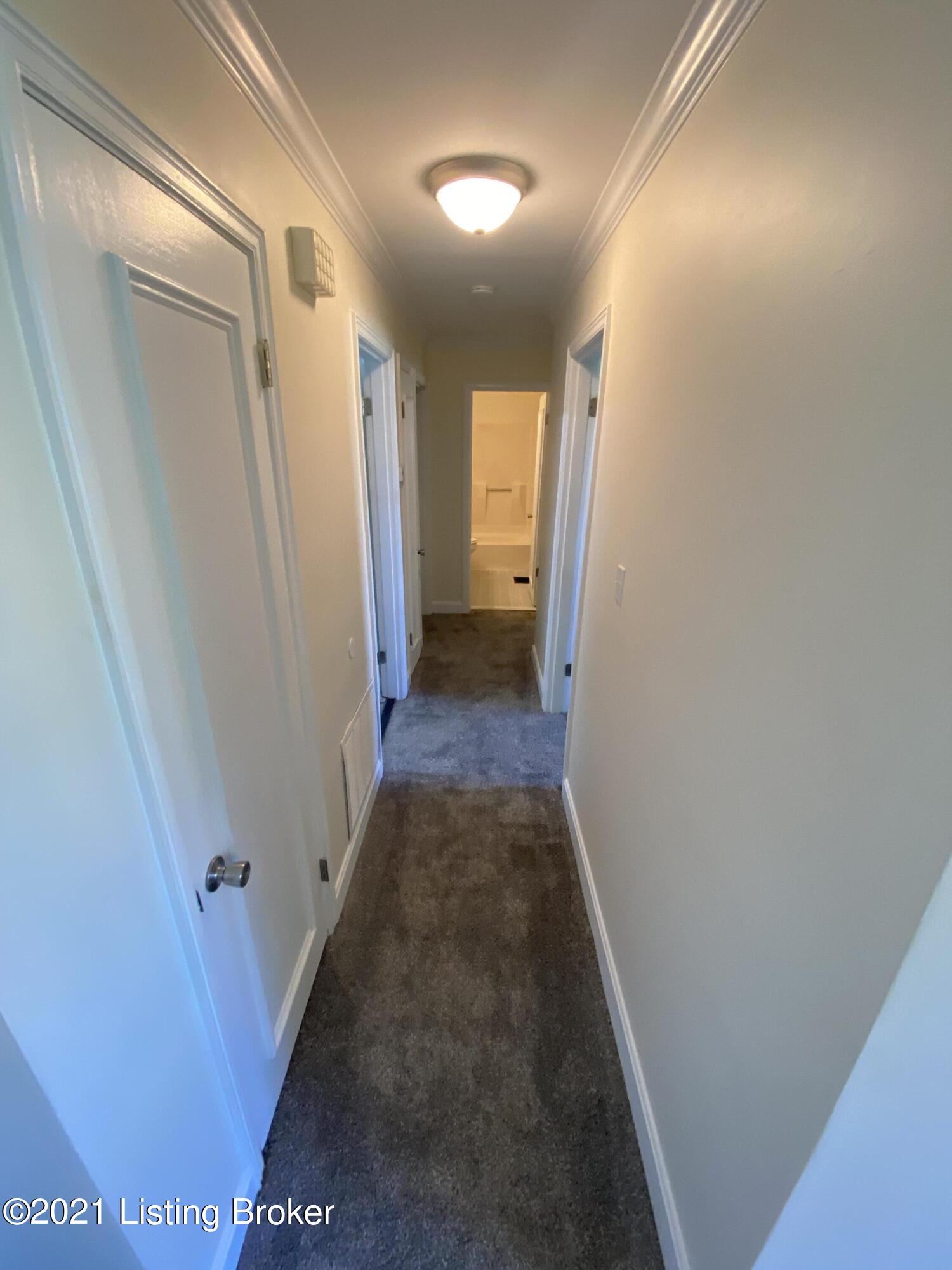 2220 Peaslee Road Louisville, KY 40216 - Photo 12 of 32 IMG-2293