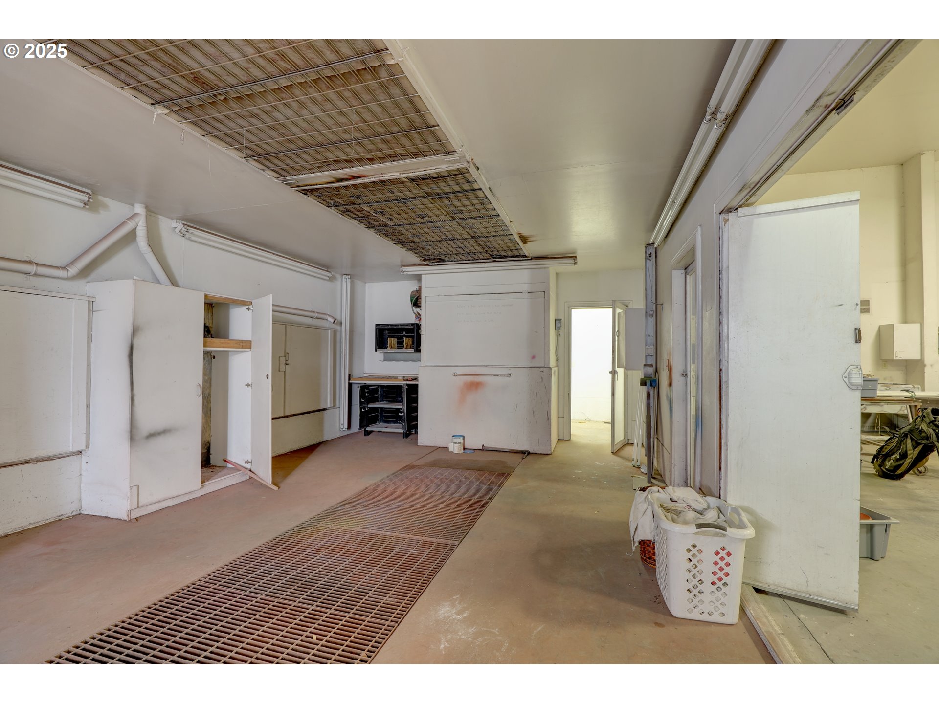 1520 Dallesport Road Dallesport, WA 98617 - Photo 17 of 48 a view of a livingroom with wooden floor