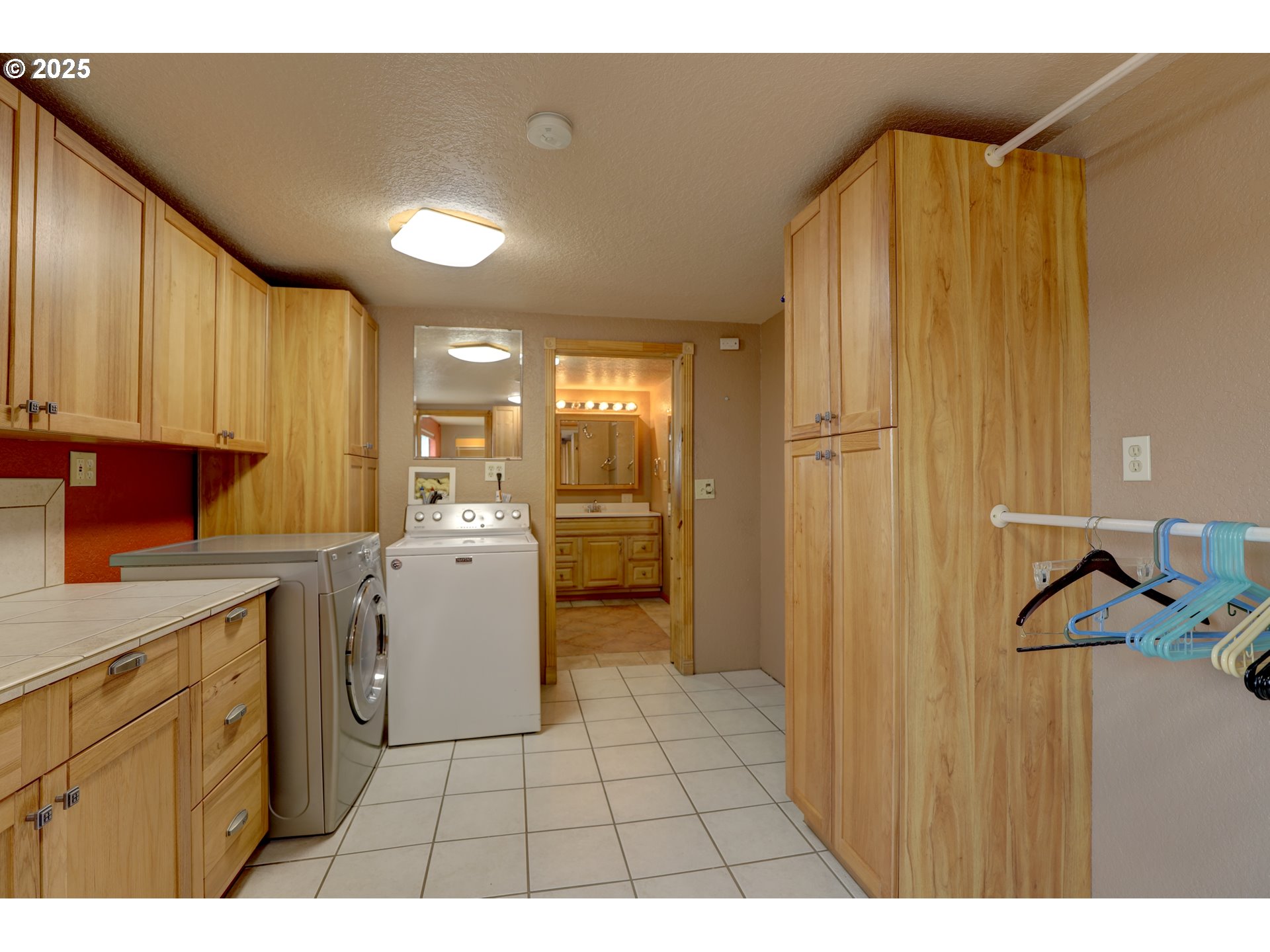 1520 Dallesport Road Dallesport, WA 98617 - Photo 9 of 48 a kitchen with a refrigerator and a sink