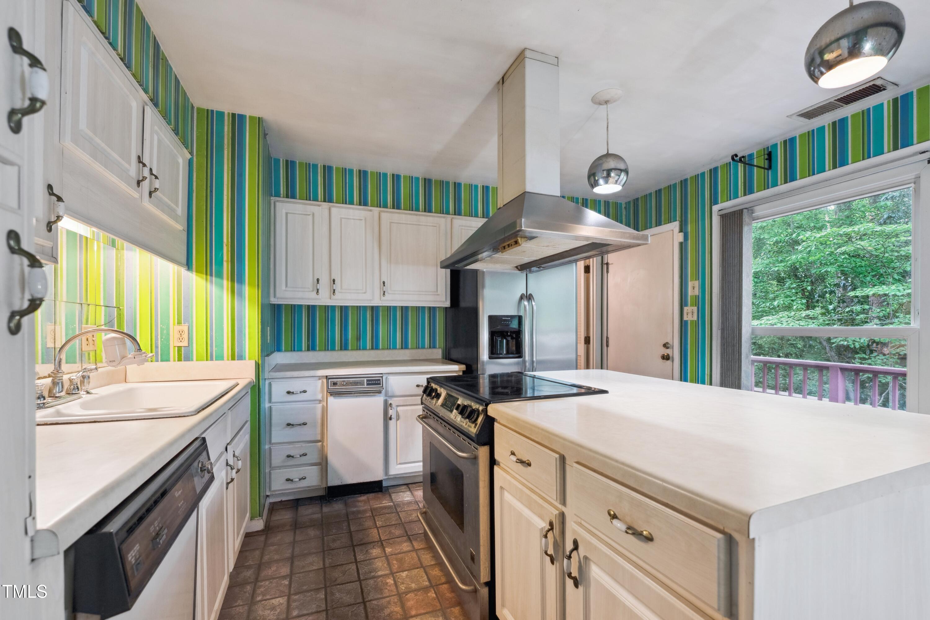 3416 Ocotea Street Raleigh, NC 27607 - Photo 21 of 46 Kitchen
