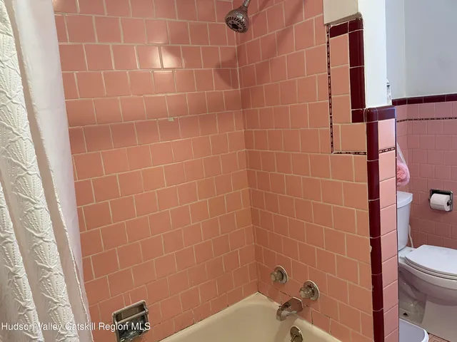 $2,400 | 211 Main Street, Unit A, Saugerties, NY 12477