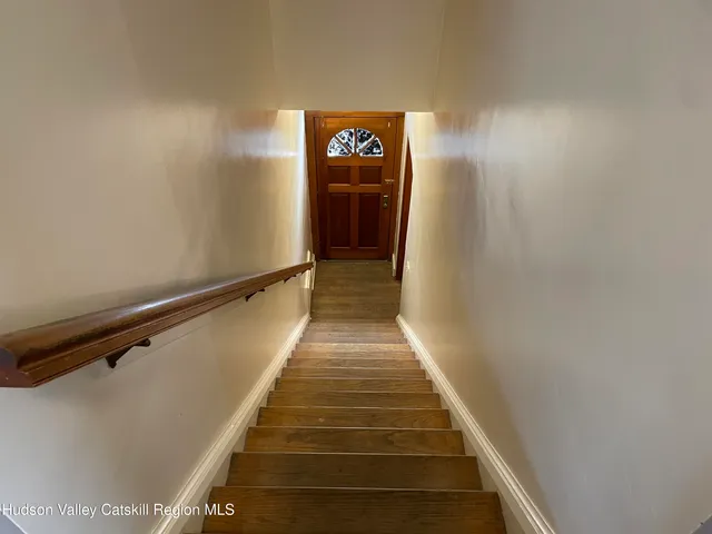 $2,400 | 211 Main Street, Unit A, Saugerties, NY 12477