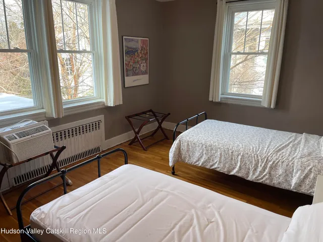 $2,400 | 211 Main Street, Unit A, Saugerties, NY 12477